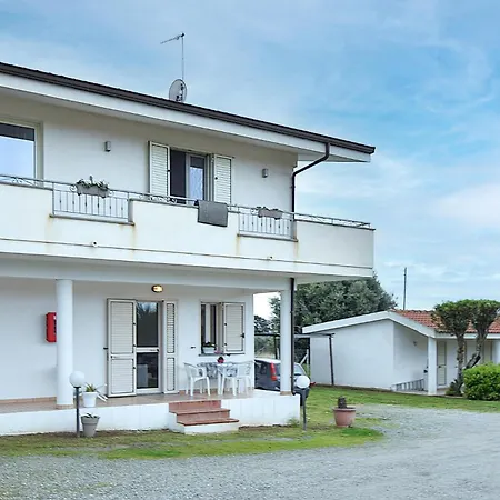 Lovely In With Swimming Pool Appartement