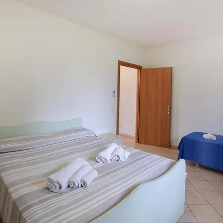 Appartement Lovely In With Swimming Pool Ricadi