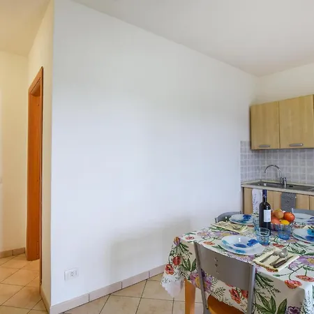 Lovely In With Swimming Pool Appartement