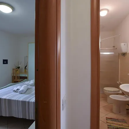 Lovely In With Swimming Pool Appartement Ricadi